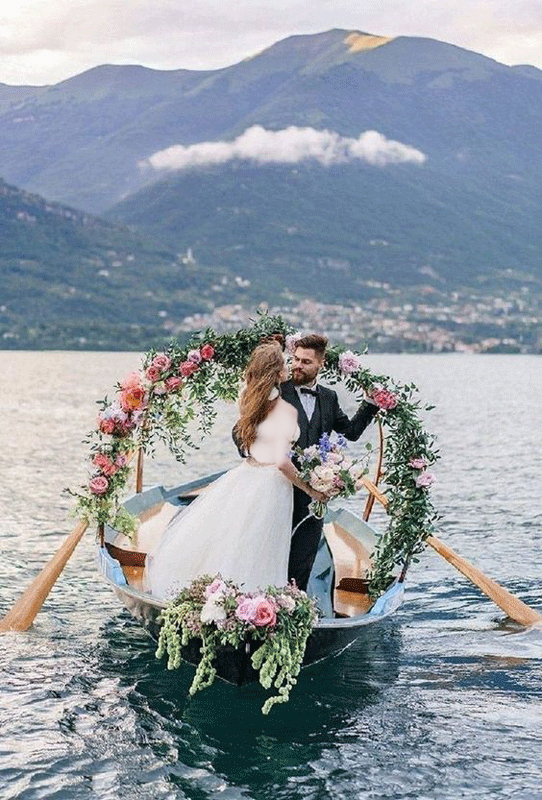 عروس و داماد در دریاچه
