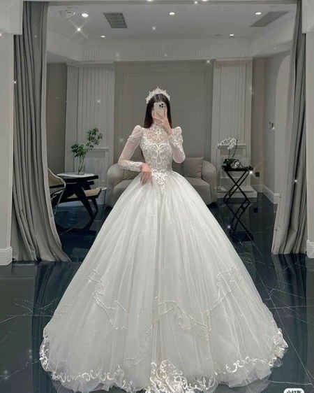 لباس عروس با آستین دانتل