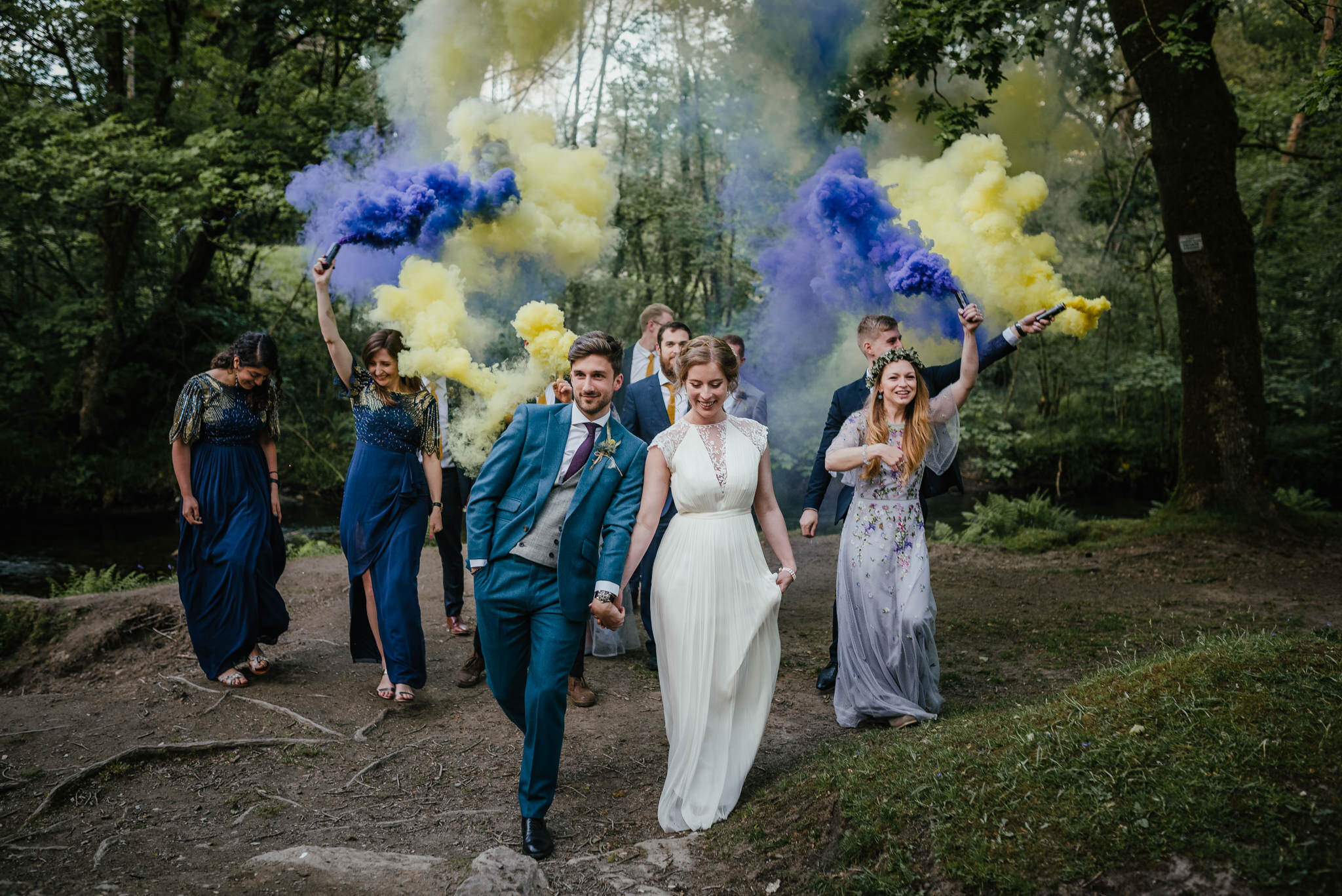 استفاده از دود رنگی در عروسی