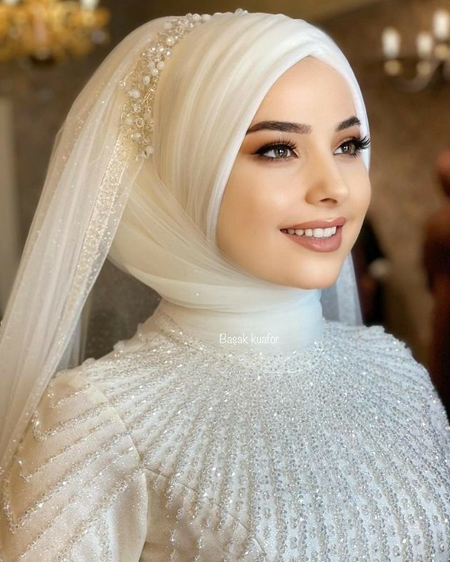کلاه حجاب سفید و زیبا برای عروس