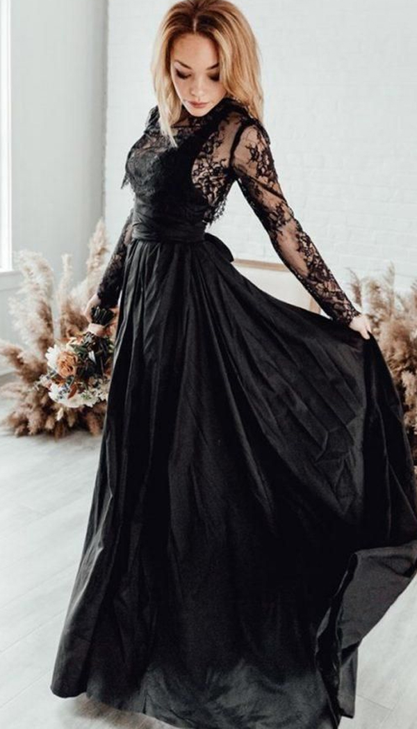 لباس عروس سیاه با جزئیات دانتلی